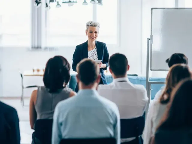 How Leadership Coaching Programs Develop Future-Ready Leaders